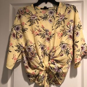 NWT yellow floral chiffon blouse☀️